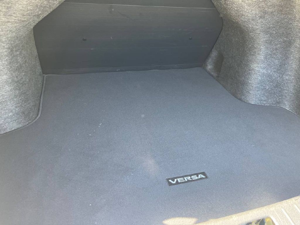 2018 Nissan Versa Image 10