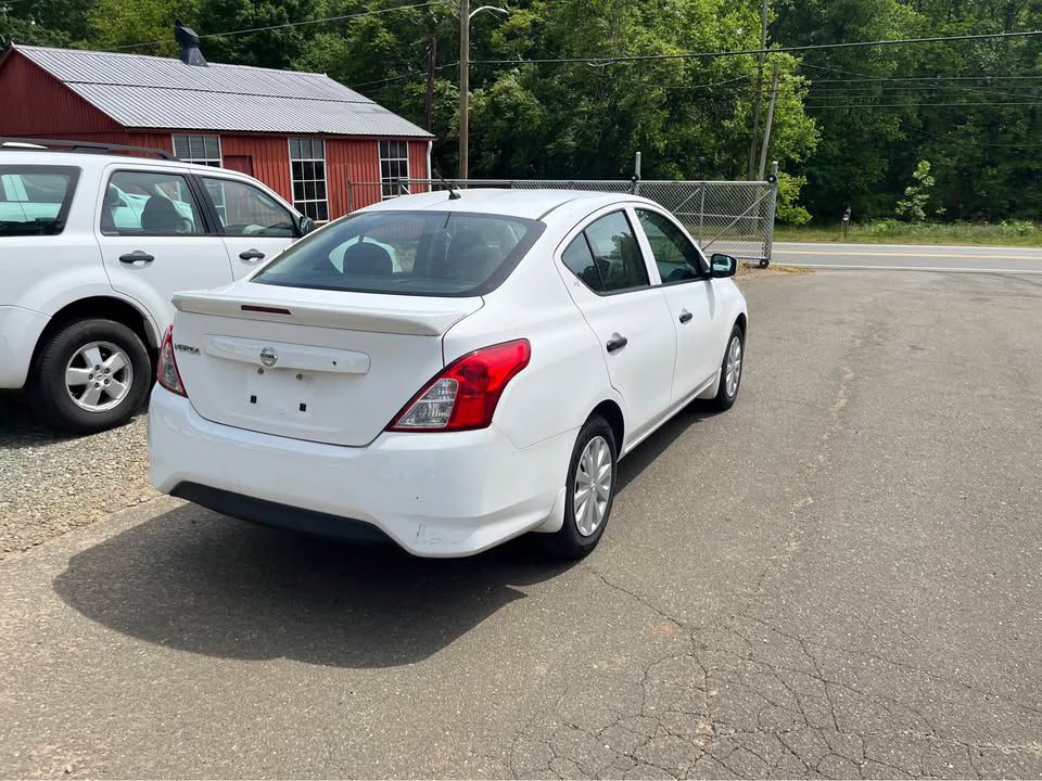 2018 Nissan Versa Image 4