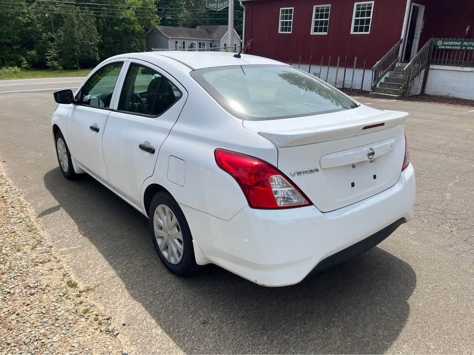 2018 Nissan Versa Image 5