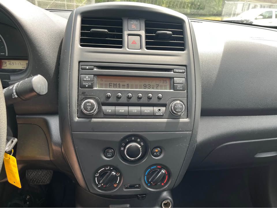 2018 Nissan Versa Image 8