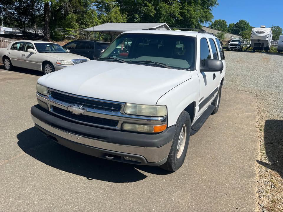 2002 Chevrolet Tahoe Image 1
