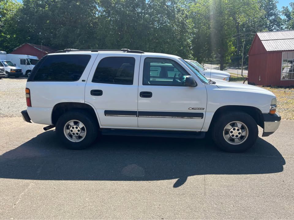 2002 Chevrolet Tahoe Image 3