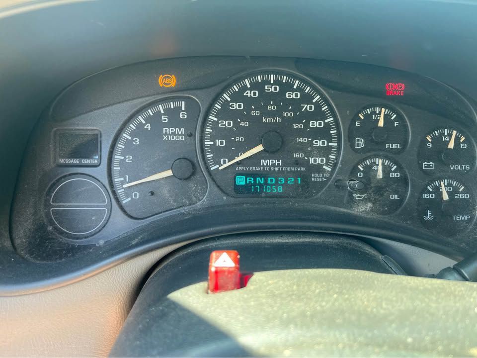 2002 Chevrolet Tahoe Image 6