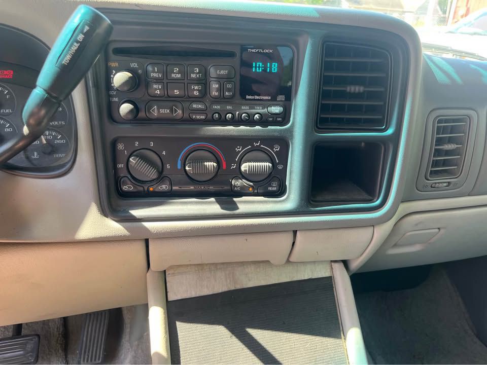 2002 Chevrolet Tahoe Image 7