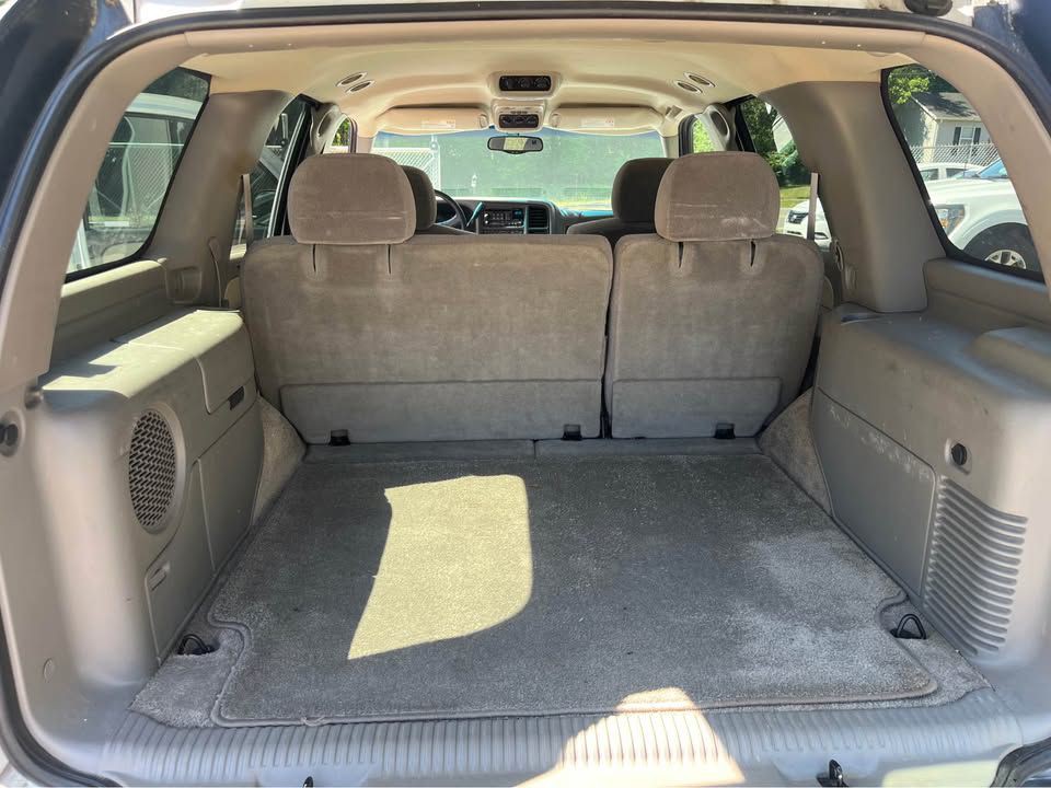 2002 Chevrolet Tahoe Image 13