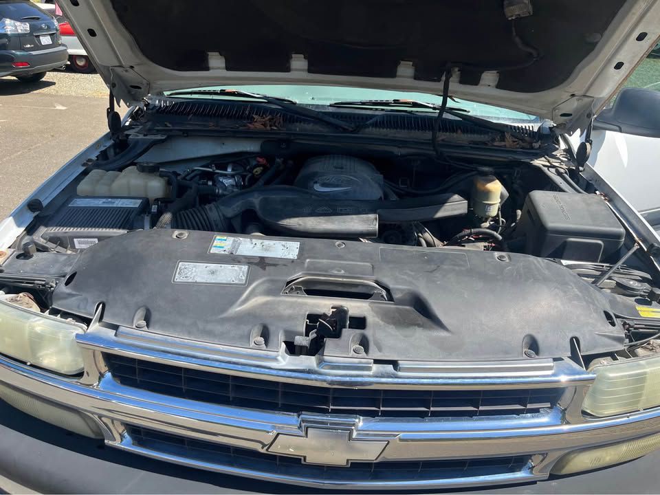 2002 Chevrolet Tahoe Image 14