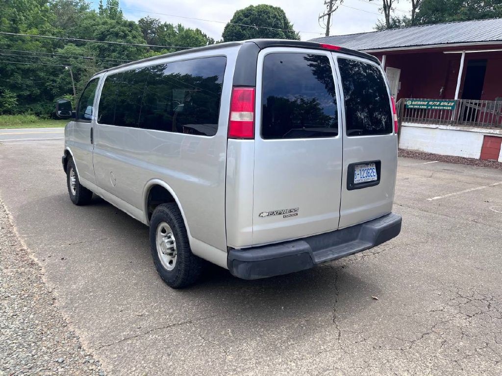 2012 Chevrolet Express Image 5