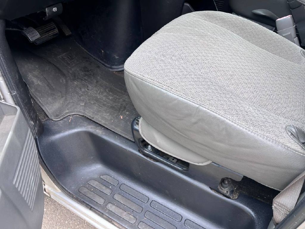 2012 Chevrolet Express Image 9