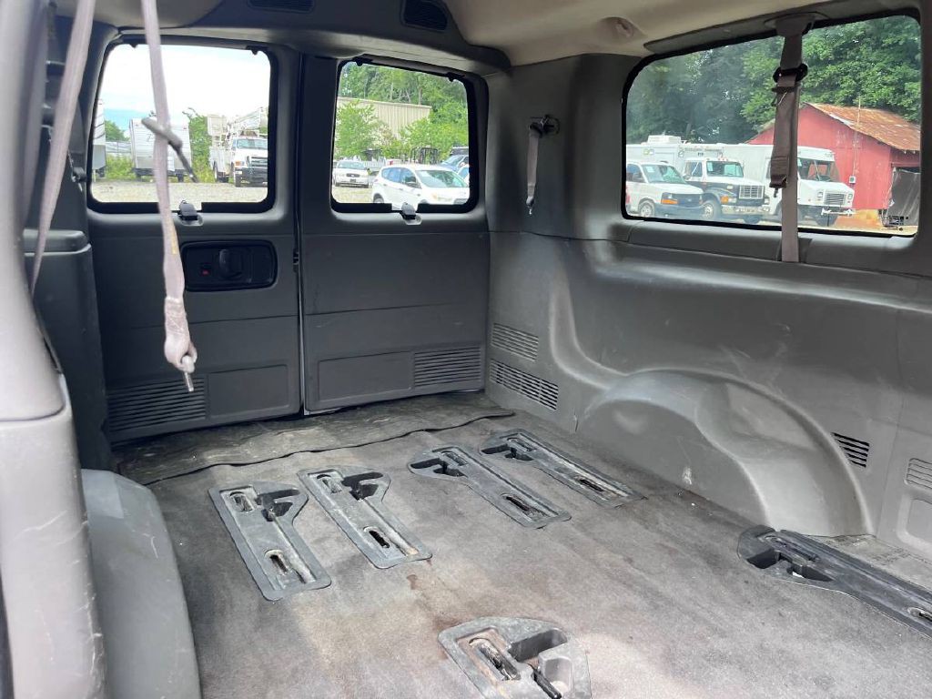 2012 Chevrolet Express Image 12