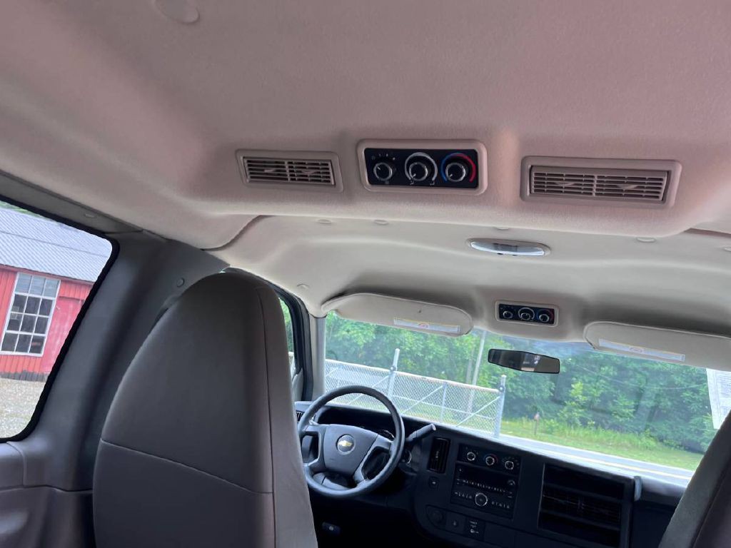 2012 Chevrolet Express Image 14