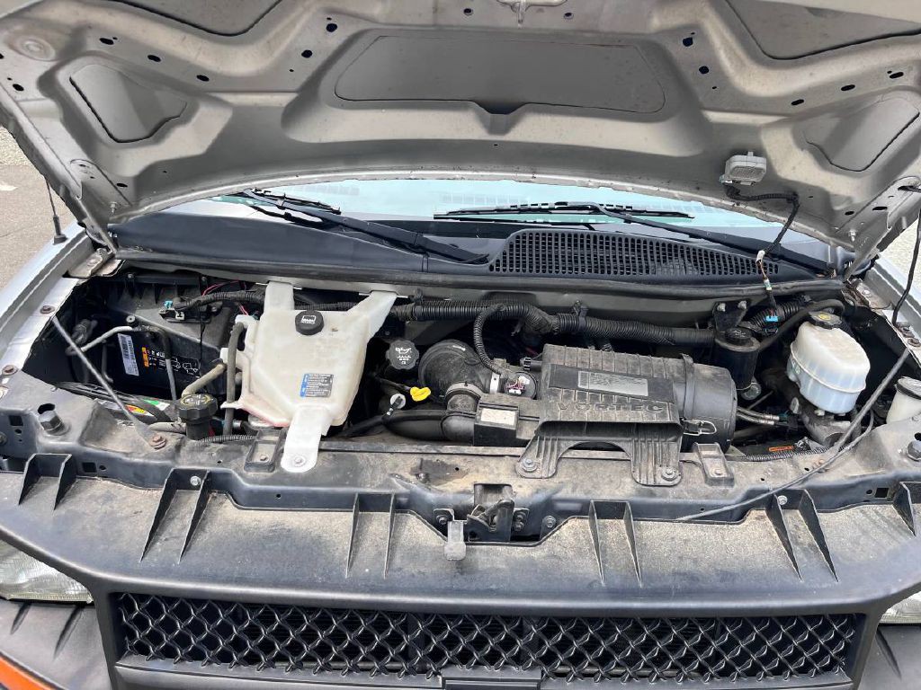 2012 Chevrolet Express Image 16