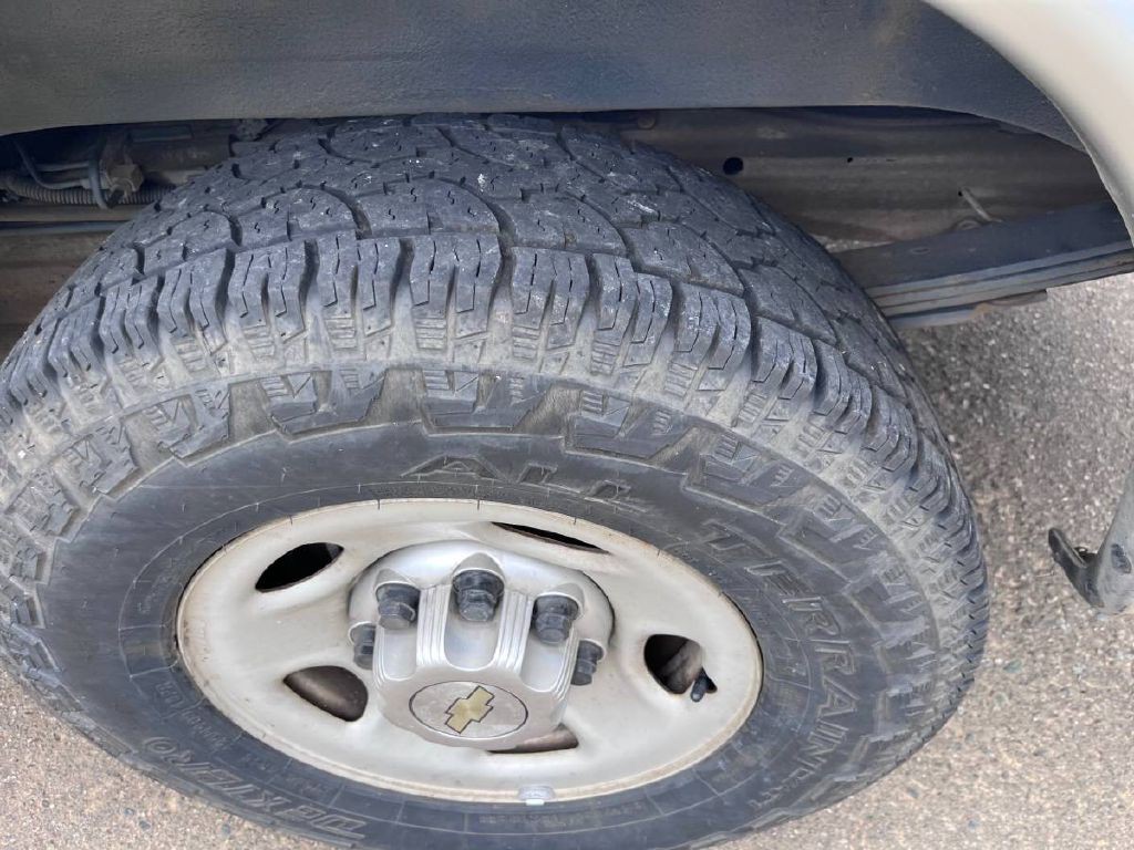 2012 Chevrolet Express Image 17