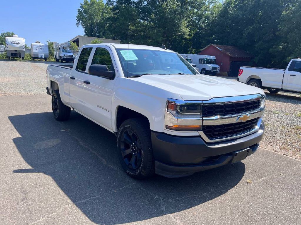 2019 Chevrolet Silverado 1500 Image 2