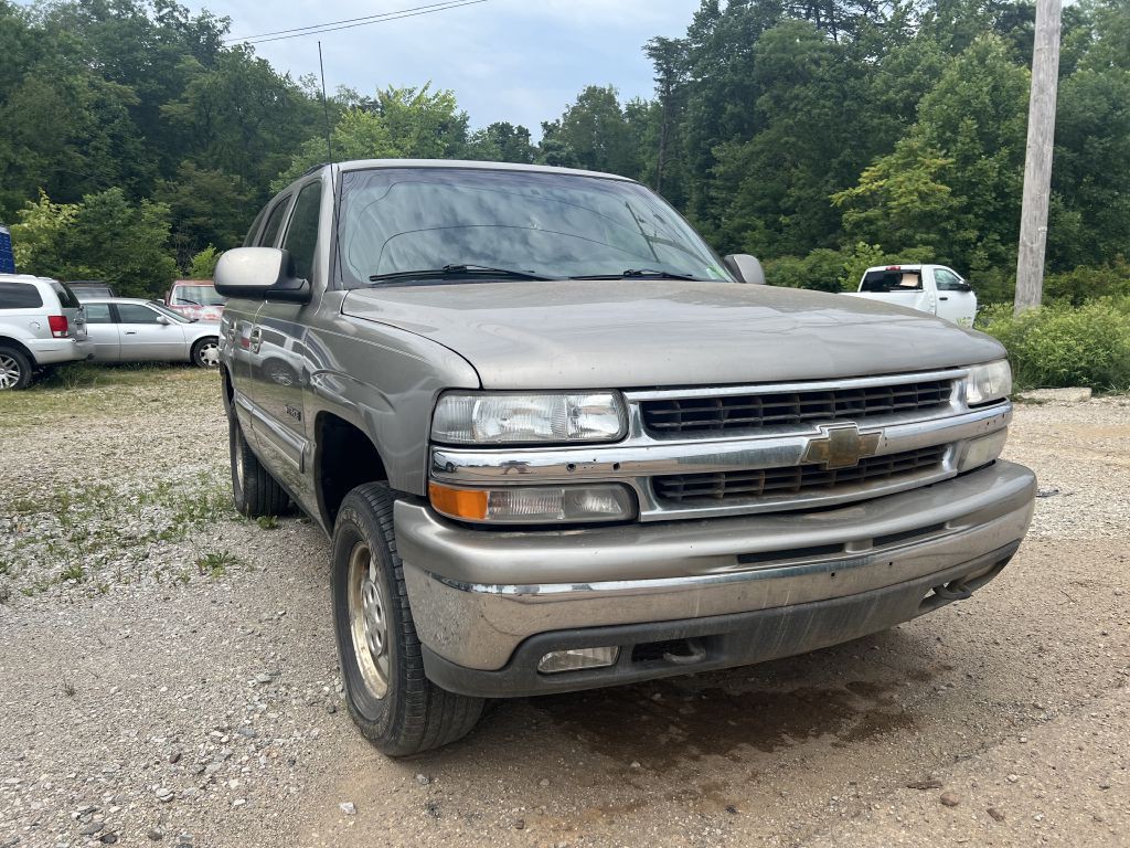 2001 Chevrolet Tahoe Image 2