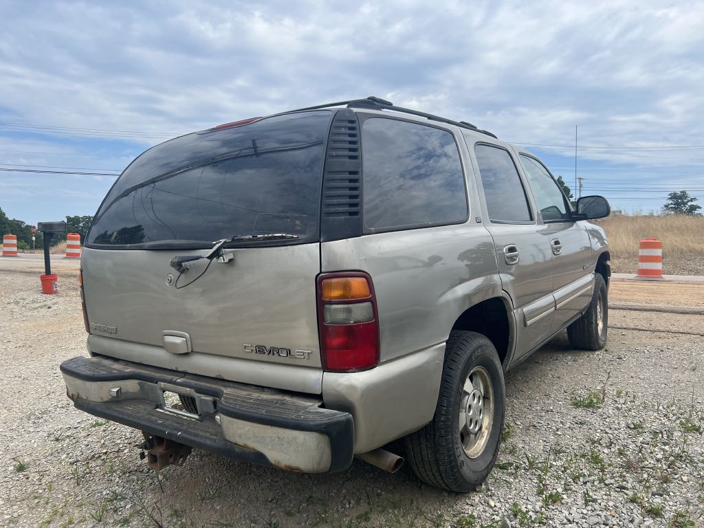 2001 Chevrolet Tahoe Image 3