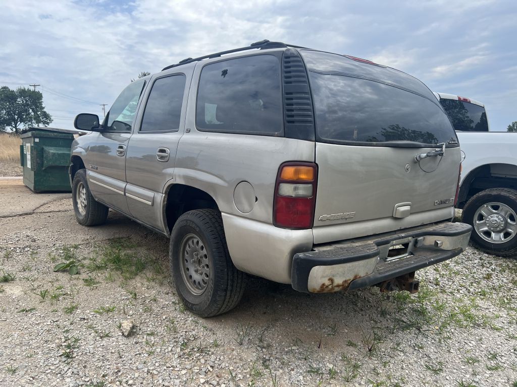 2001 Chevrolet Tahoe Image 4