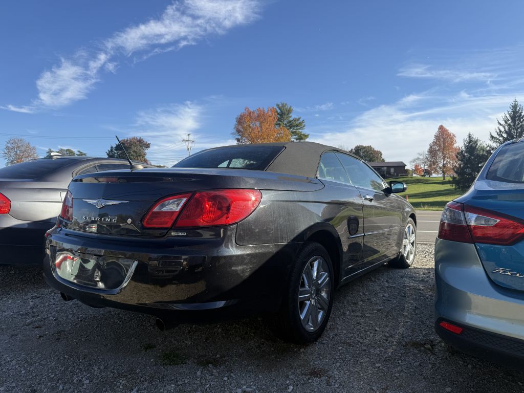 2010 Chrysler Sebring Image 3
