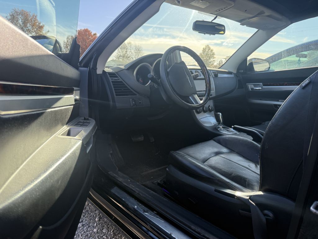 2010 Chrysler Sebring Image 5