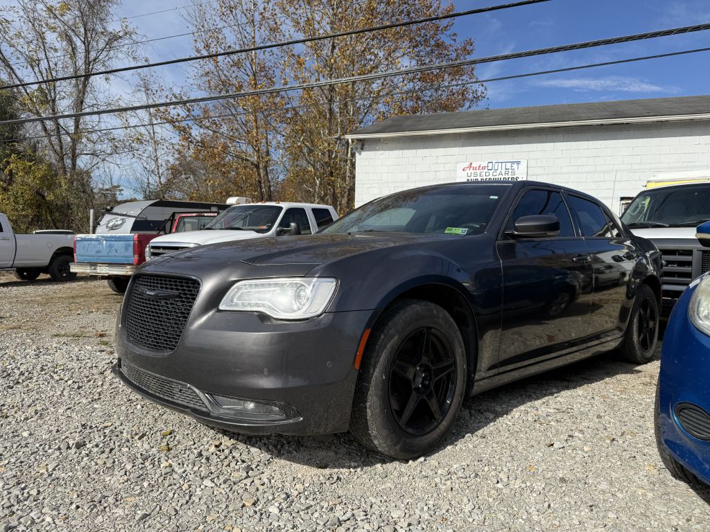 2015 Chrysler 300 Image 2