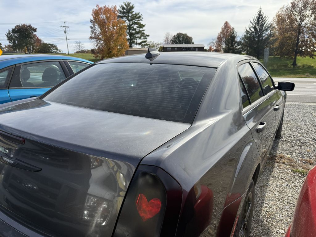 2015 Chrysler 300 Image 4