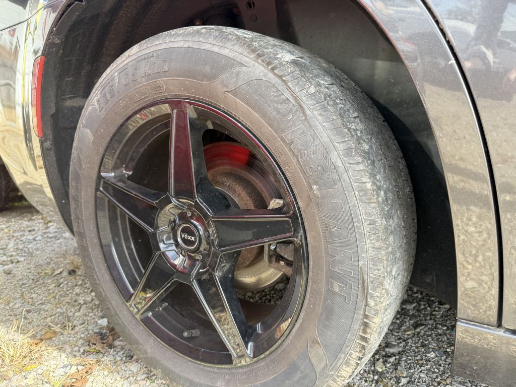 2015 Chrysler 300 Image 12