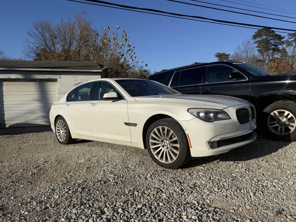 2009 BMW 7 Series Image 1