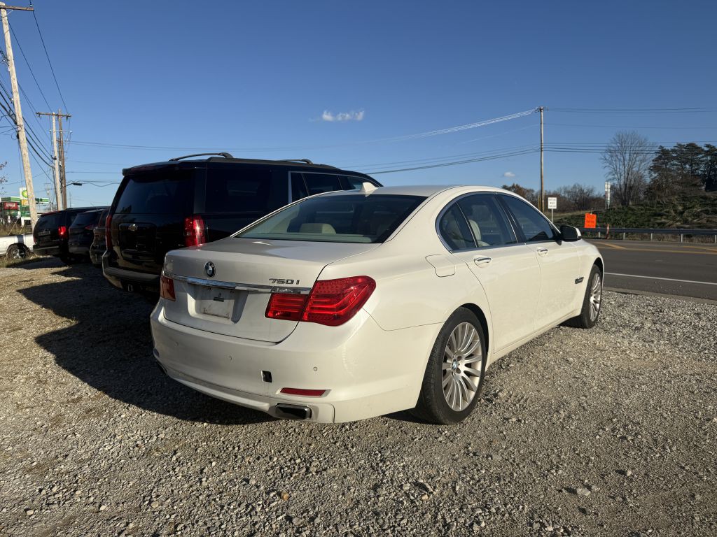 2009 BMW 7 Series Image 3