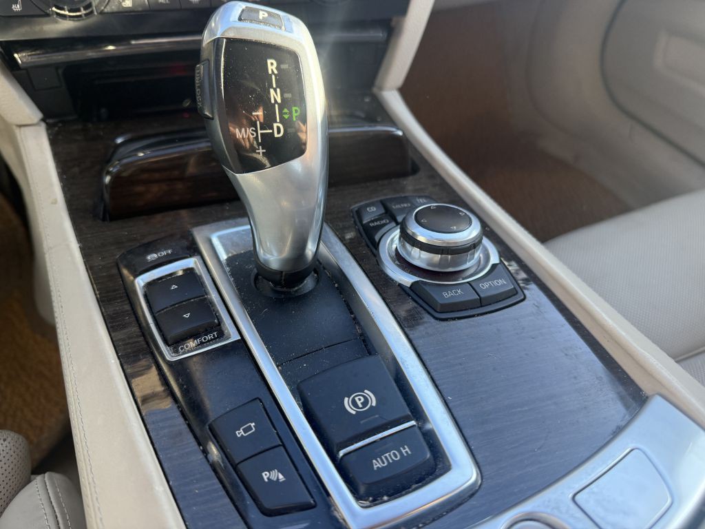2009 BMW 7 Series Image 7