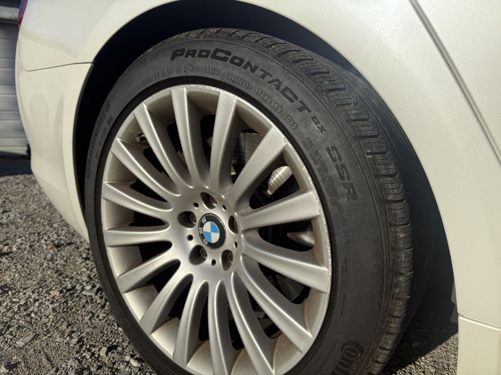 2009 BMW 7 Series Image 14