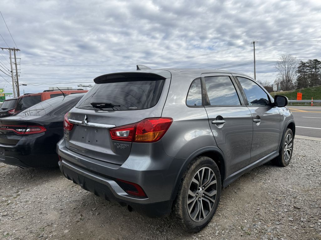 2019 Mitsubishi Outlander Image 3
