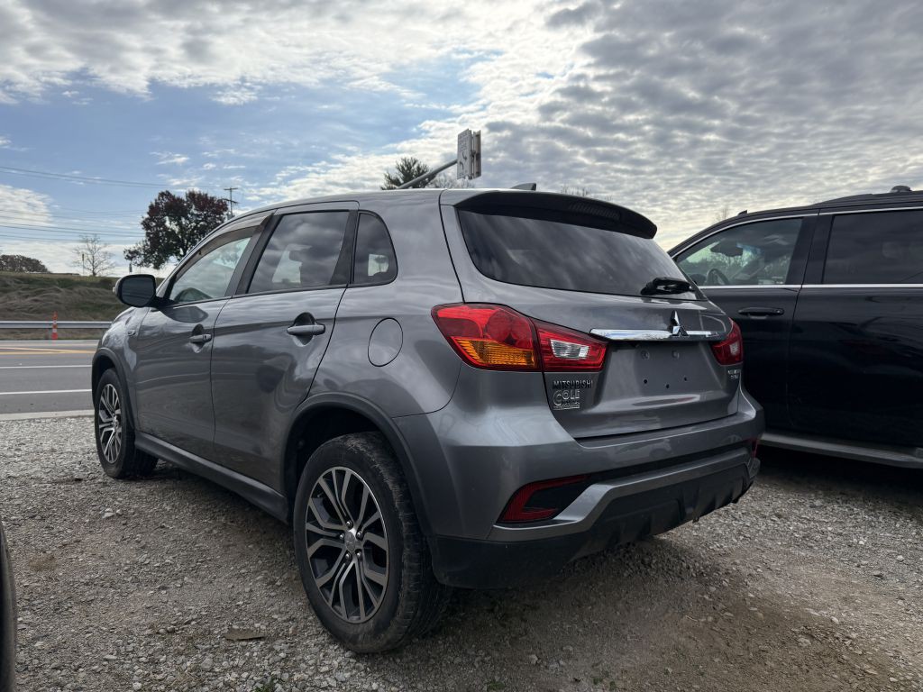 2019 Mitsubishi Outlander Image 4