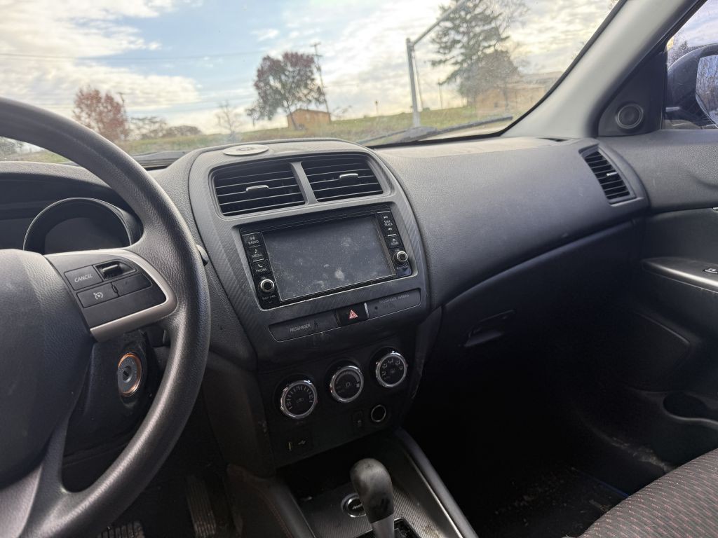 2019 Mitsubishi Outlander Image 6