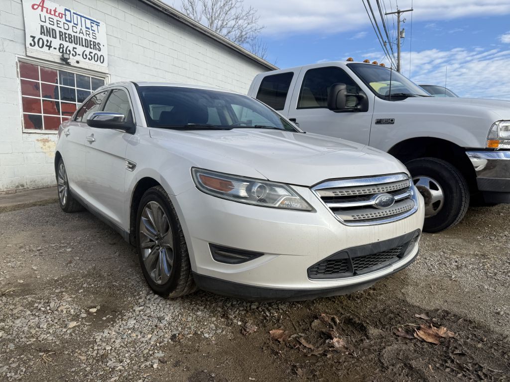 2010 Ford Taurus Image 2
