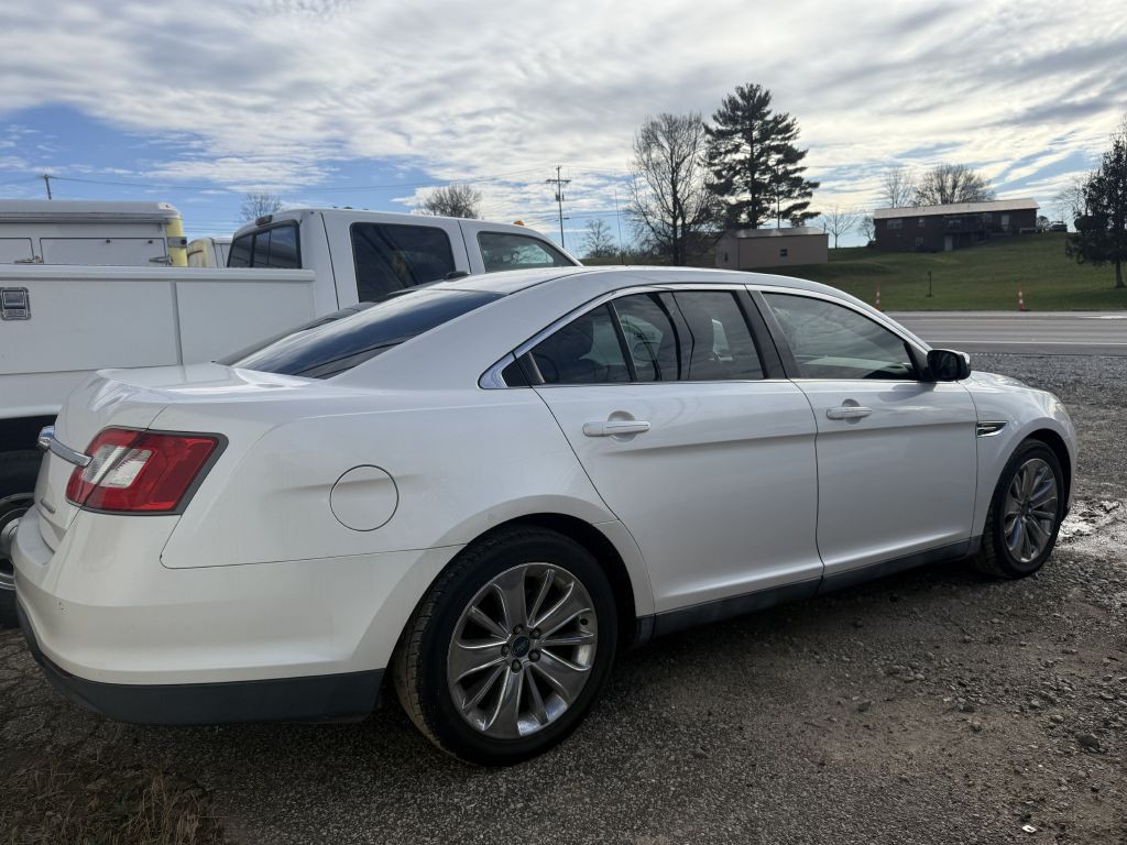 2010 Ford Taurus Image 3