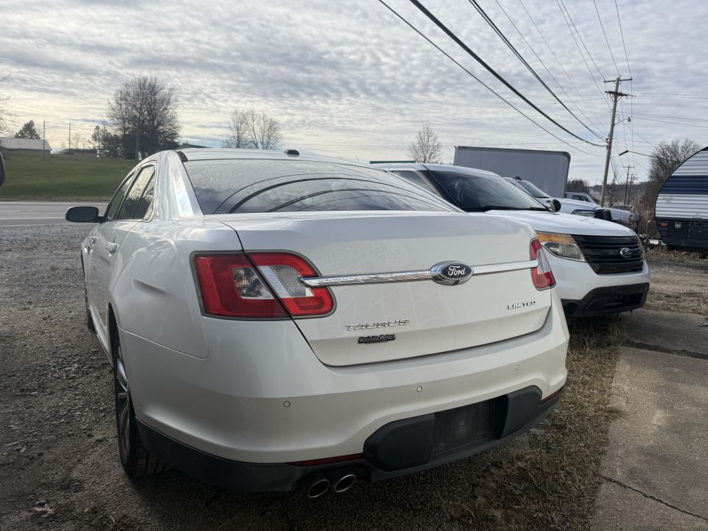 2010 Ford Taurus Image 4
