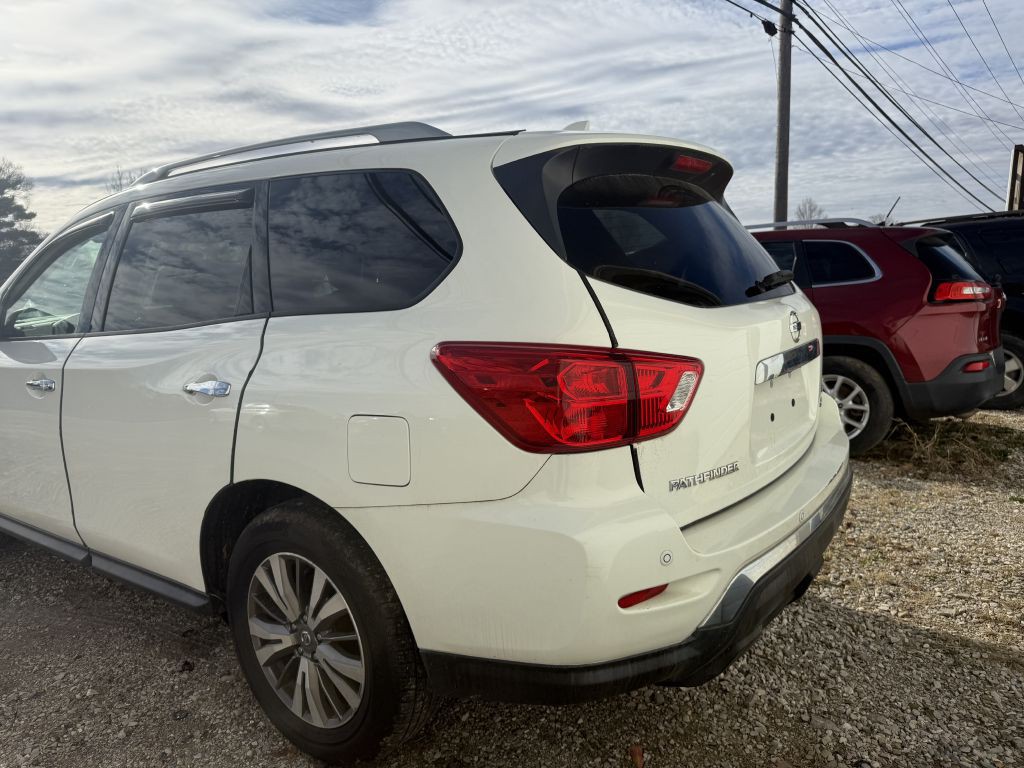 2019 Nissan Pathfinder Image 4