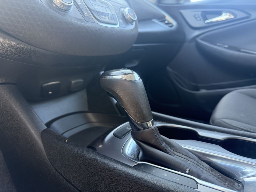 2018 Chevrolet Malibu Image 8