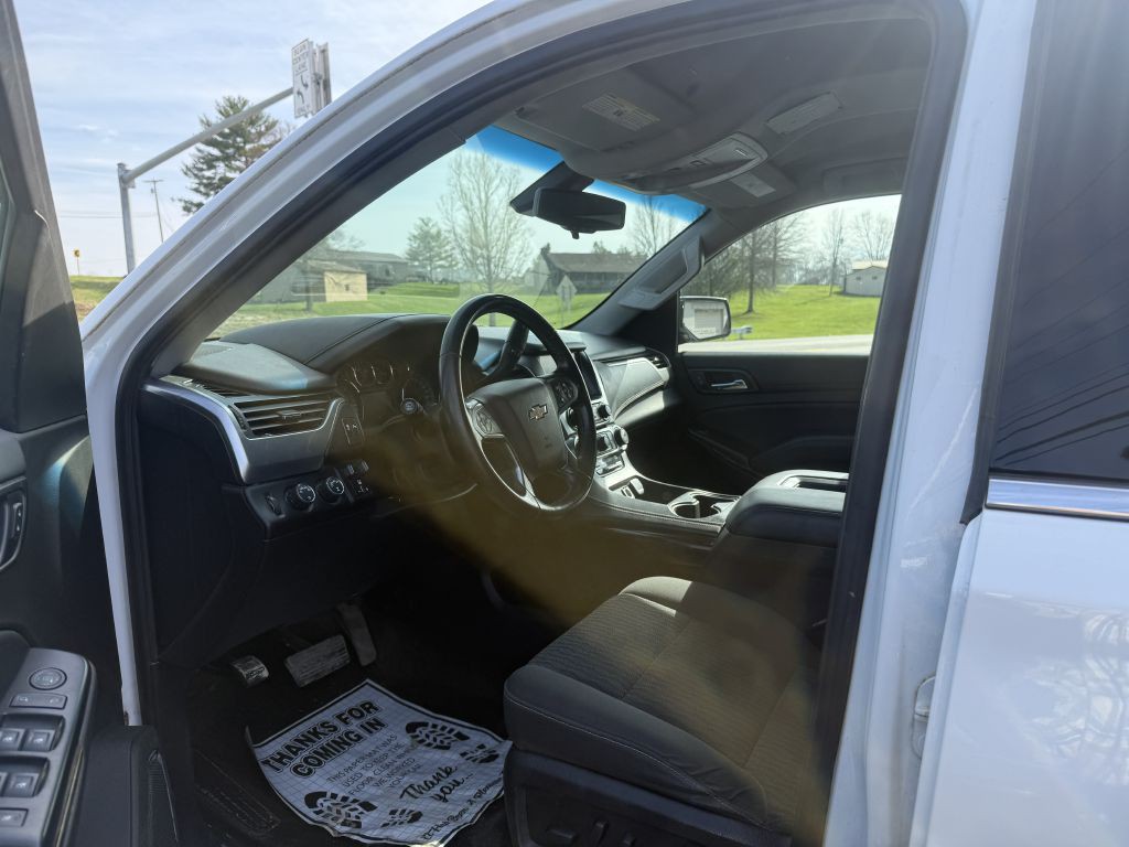2017 Chevrolet Suburban Image 5