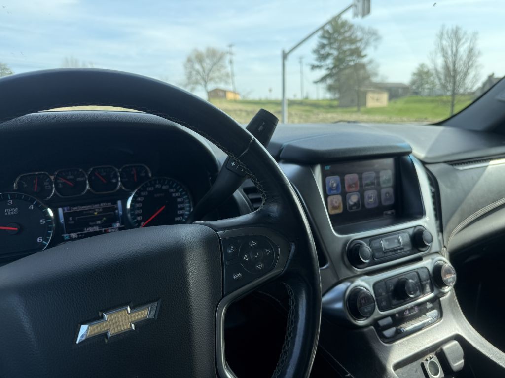 2017 Chevrolet Suburban Image 6