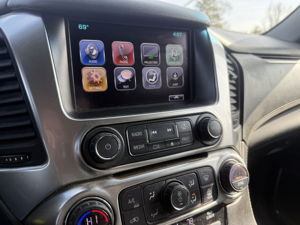 2017 Chevrolet Suburban Image 7