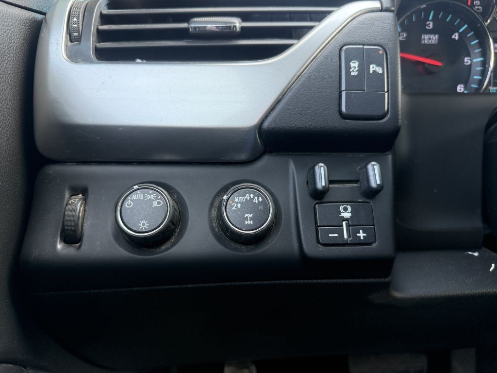 2017 Chevrolet Suburban Image 8