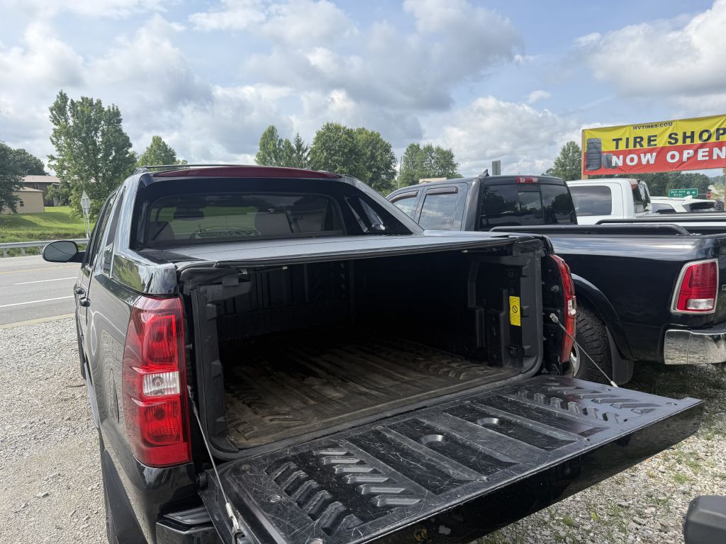 2013 Chevrolet Avalanche Image 15