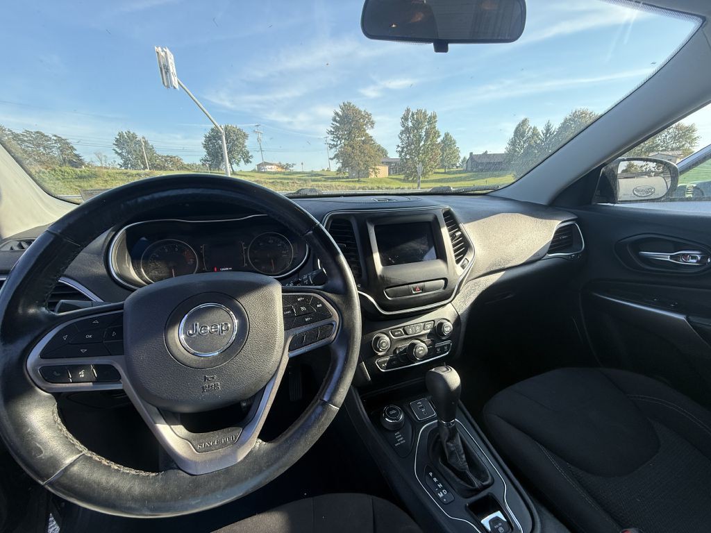 2019 Jeep Cherokee Image 6