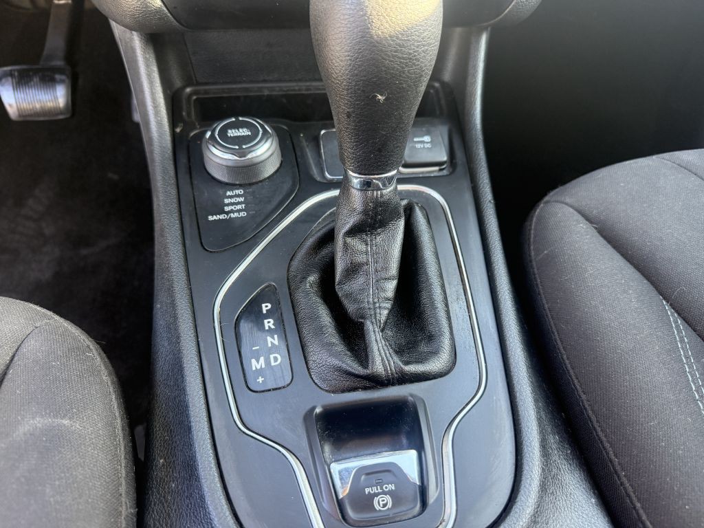 2019 Jeep Cherokee Image 7
