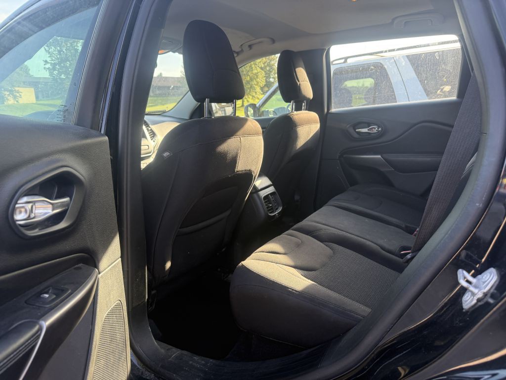 2019 Jeep Cherokee Image 8
