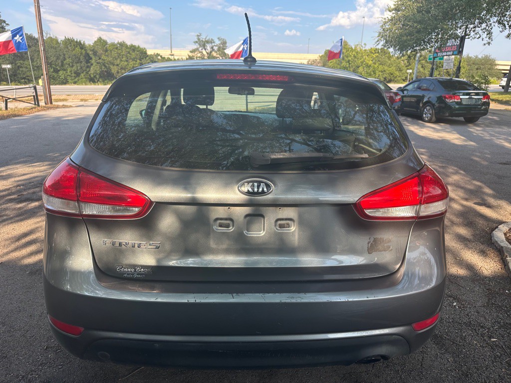 2016 Kia Forte Image 5