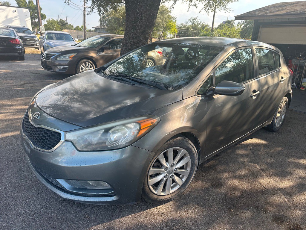 2016 Kia Forte Image 2
