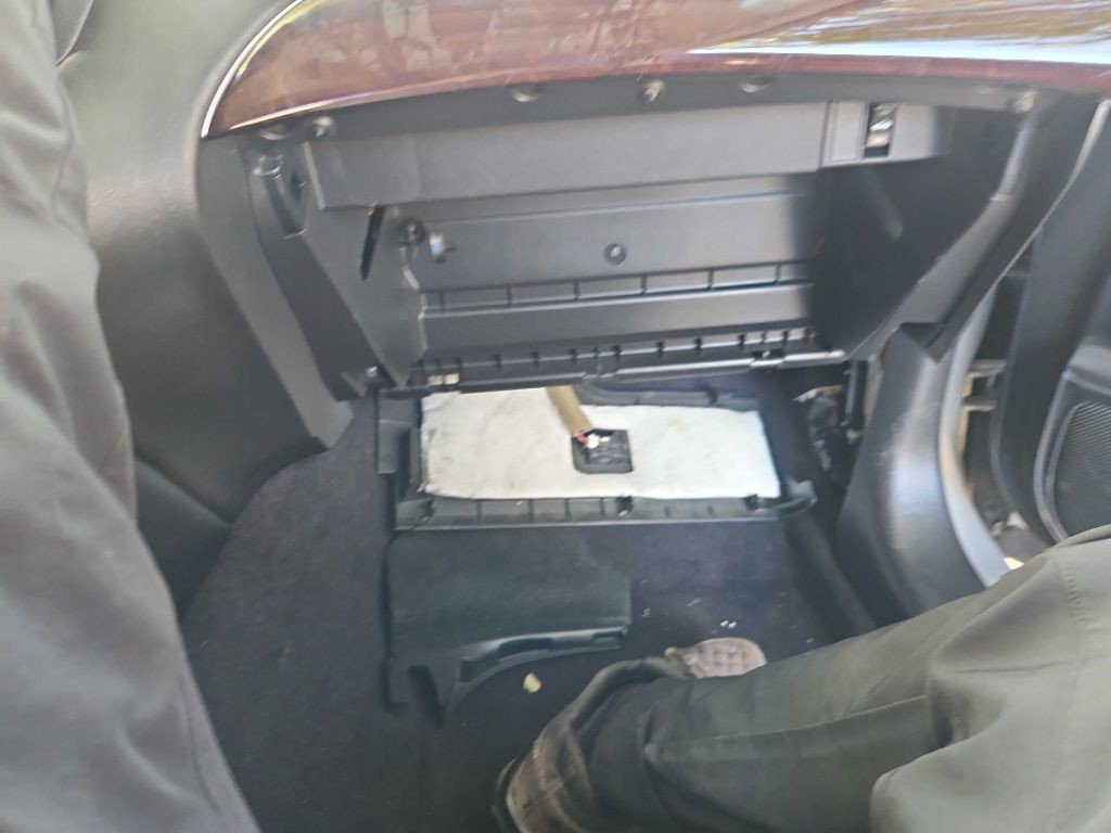 2011 INFINITI M37 Image 19