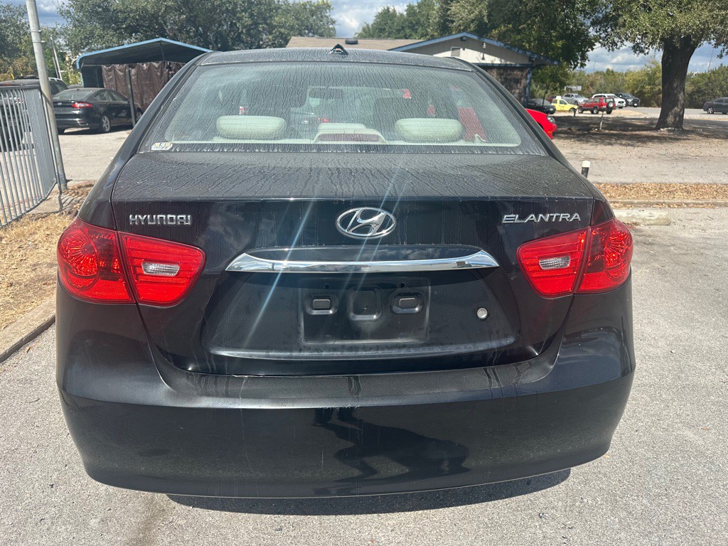 2010 Hyundai Elantra Image 5