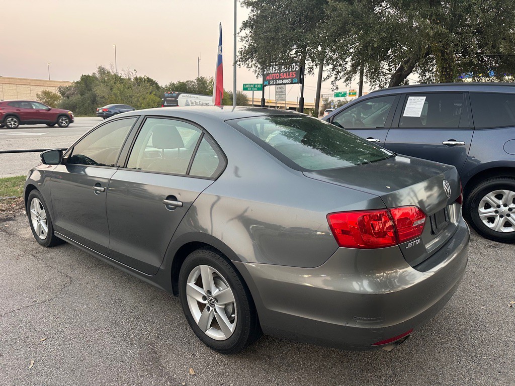 2011 Volkswagen Jetta Image 3